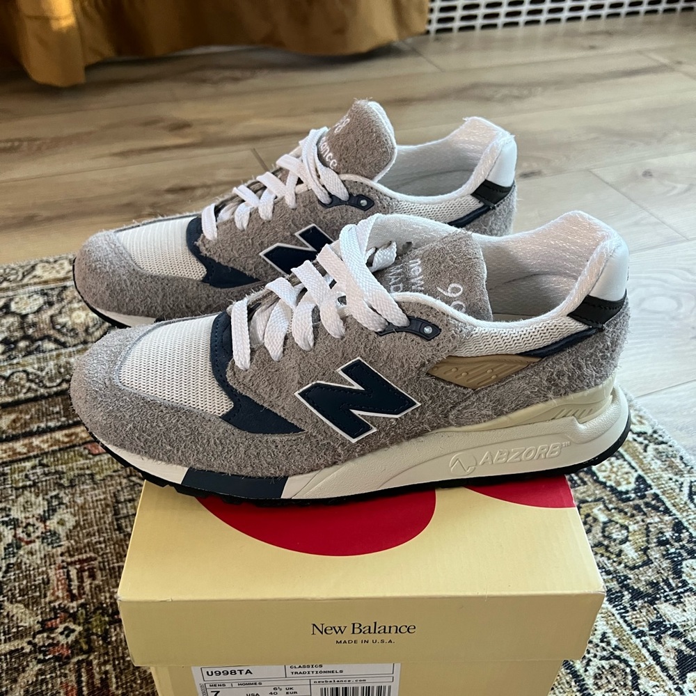NEW BALANCE Made in USA 998 Grey Day Size 7 - worn twice, perfect condition